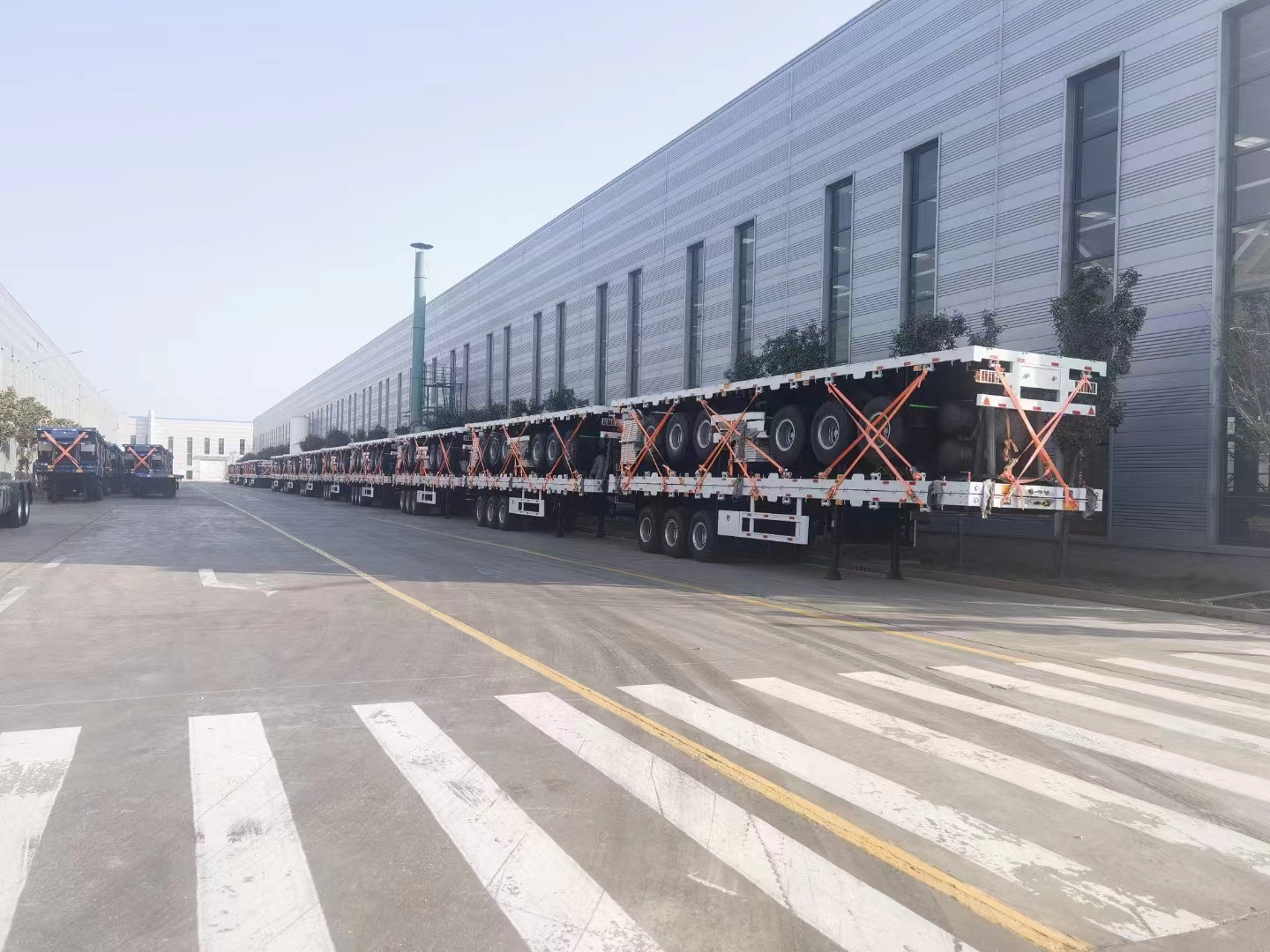 JUPITER 3 axles dropside semi trailers are ready for shipment